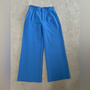 NWT Abercrombie Wide Legged trousers
